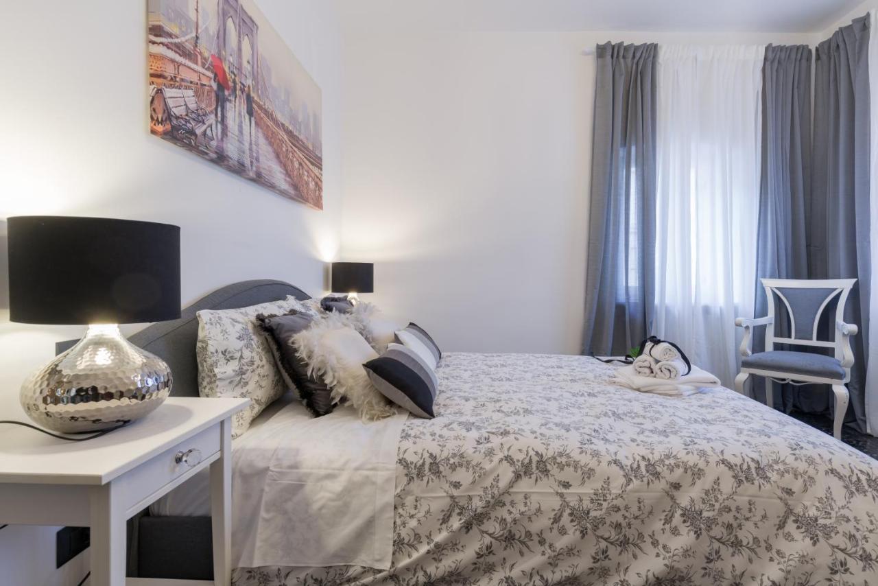 Residenza Filippini Apartment เวโรนา ภายนอก รูปภาพ