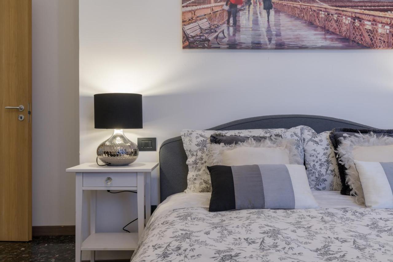 Residenza Filippini Apartment เวโรนา ภายนอก รูปภาพ