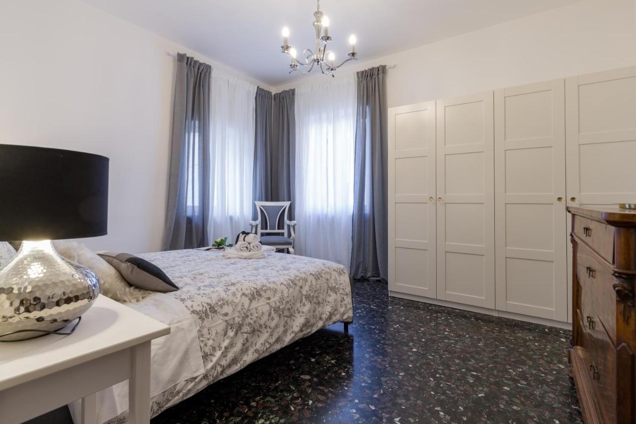 Residenza Filippini Apartment เวโรนา ภายนอก รูปภาพ