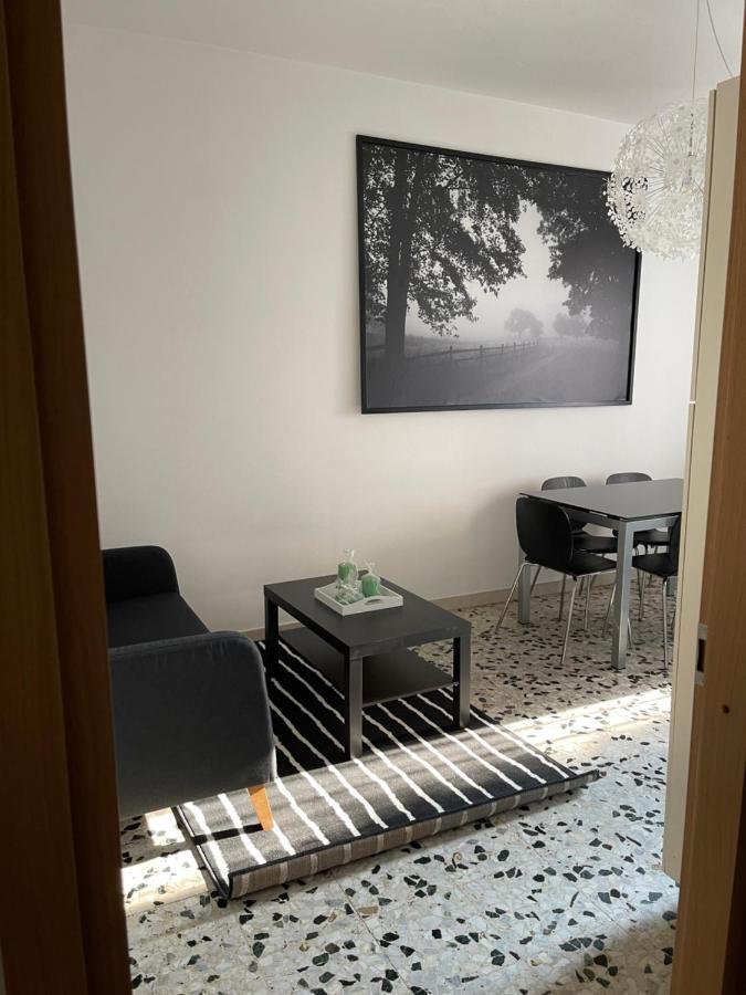 Residenza Filippini Apartment เวโรนา ภายนอก รูปภาพ